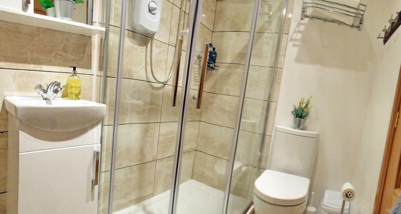 Flat 14D Bayhead Daire Stornoway  Dış mekan fotoğraf
